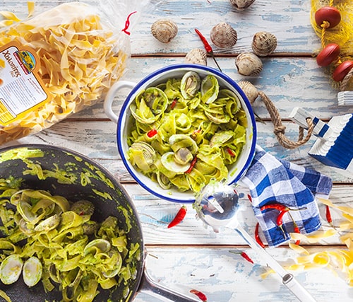 Χυλοπίτες alle vongole με πέστο μαϊντανού και τσίλι